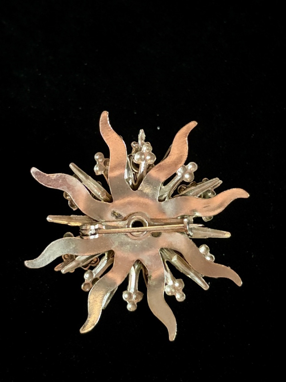 Vintage 1950s Sparkling Silver Starburst Brooch - Clear Crystal Accent - Picture 6 of 6